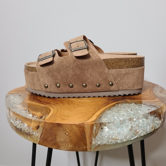 New! Corkys Cognac Platform Flatform Sandals - Picture 2 of 6